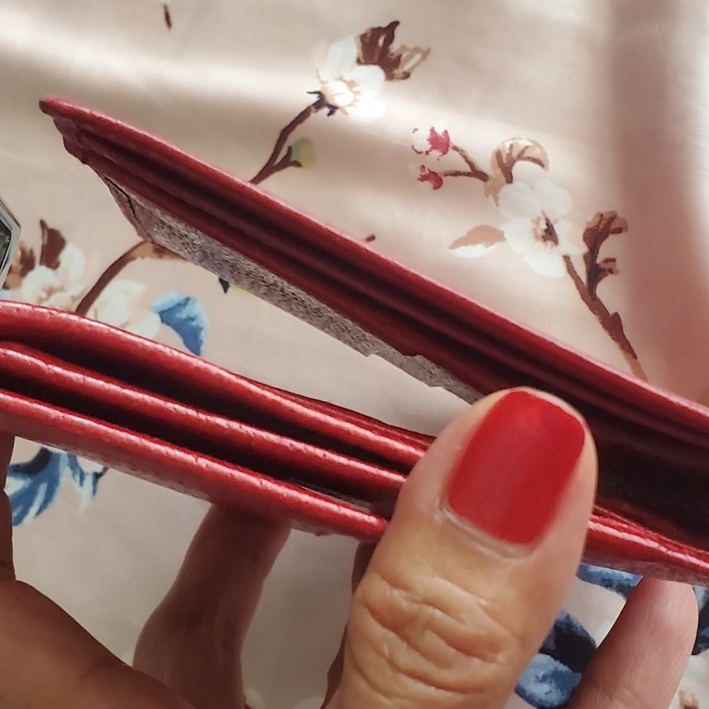Gucci Wallet - Picture 14 of 16